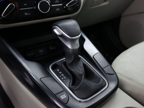 Used 2021 Kia Soul LX FWD image 17