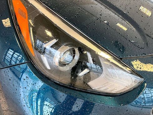 Used 2020 Kia Niro EX FWD image 27