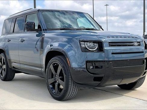 New 2026 Land Rover Defender 110 X-Dynamic SE AWD/4WD image 2