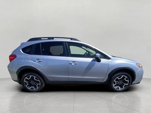 Used 2017 Subaru Crosstrek 2.0i Premium w/ Popular Package #1 AWD/4WD image 5