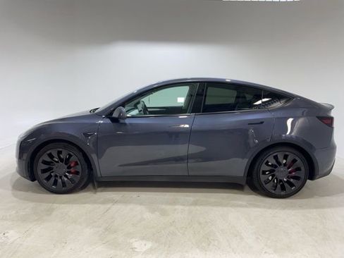 Used 2023 Tesla Model Y Performance image 3