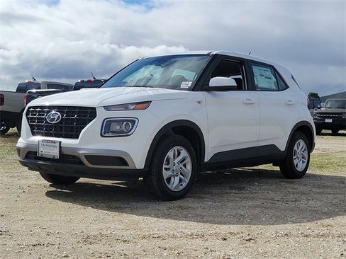 New 2026 Hyundai Venue SE image 5