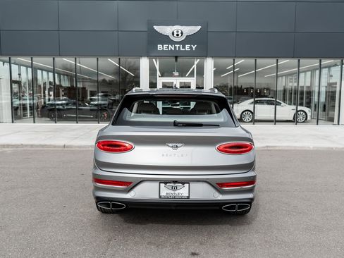 Certified 2022 Bentley Bentayga AWD/4WD image 11