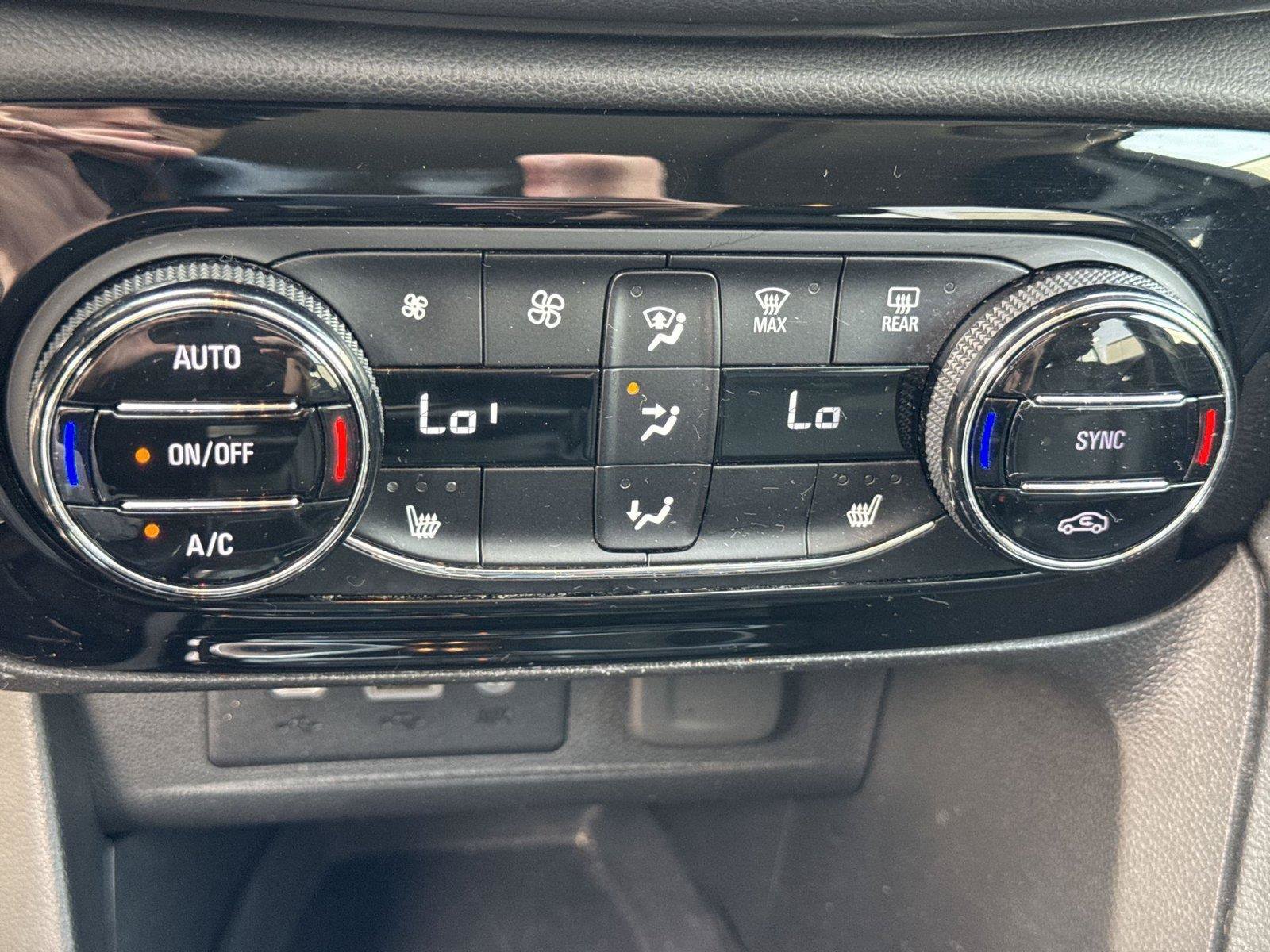 Used 2023 Buick Encore GX Essence w/ Experience Buick Package FWD image 34