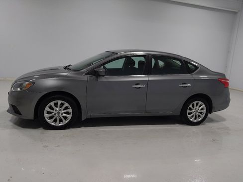 Used 2019 Nissan Sentra SV FWD image 2