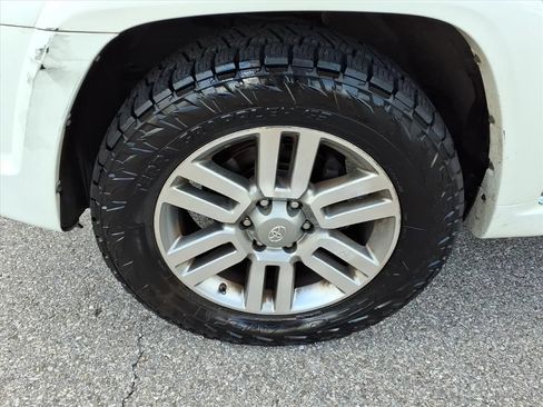 Used 2011 Toyota 4Runner Limited AWD/4WD image 11