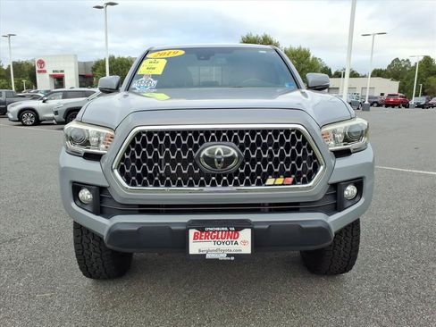 Used 2019 Toyota Tacoma TRD Off-Road AWD/4WD image 8