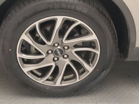 Used 2020 Lincoln Corsair AWD image 31