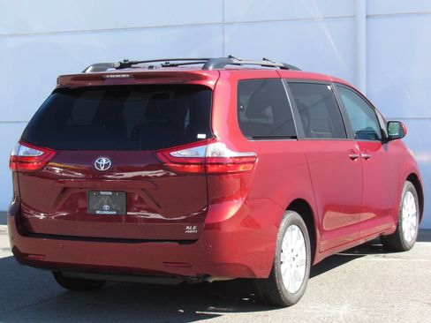 Used 2015 Toyota Sienna XLE w/ XLE Navigation Package AWD/4WD image 6