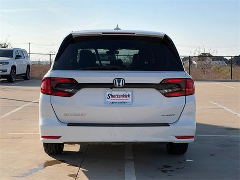 Used 2023 Honda Odyssey Sport image 8