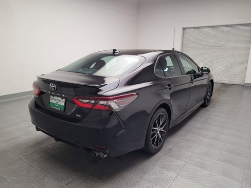 Used 2022 Toyota Camry SE FWD image 9