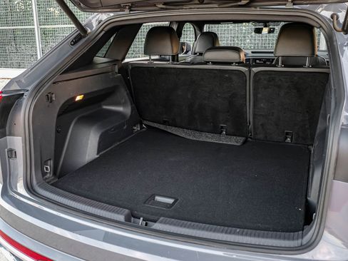 Used 2020 Volkswagen Atlas Cross Sport SE w/ Panoramic Sunroof Package image 48