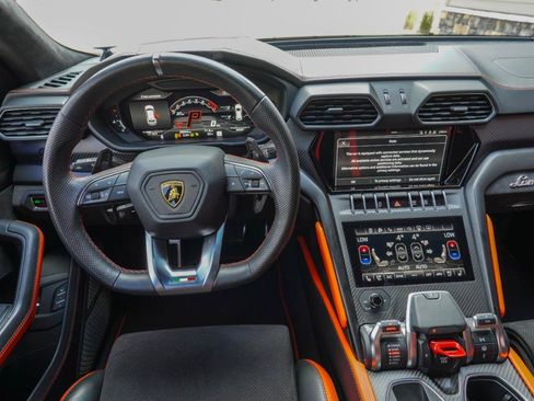 Used 2022 Lamborghini Urus AWD/4WD image 13