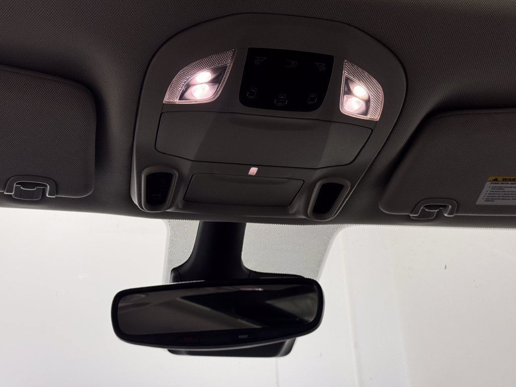 Used 2024 Chrysler Pacifica Limited FWD image 32
