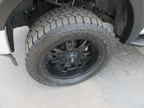 Used 2019 Ford F150 XLT w/ Equipment Group 302A Luxury AWD/4WD image 14