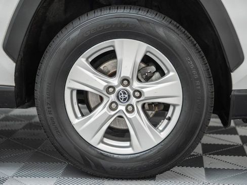 Used 2020 Toyota RAV4 XLE image 15