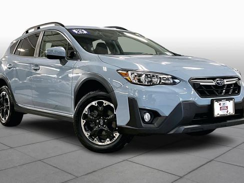 Used 2023 Subaru Crosstrek 2.0i Premium image 3