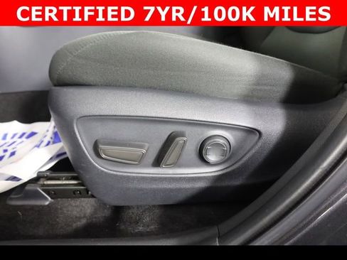 Used 2025 Toyota RAV4 XLE image 20