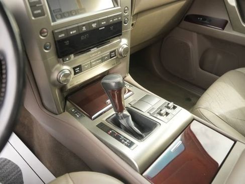 Used 2017 Lexus GX 460 image 29