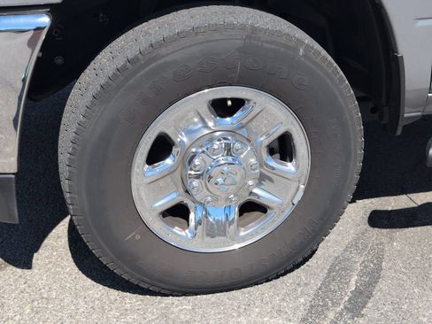 Used 2024 RAM 2500 Tradesman w/ Chrome Appearance Group AWD/4WD image 9