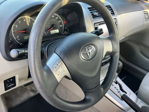 Used 2013 Toyota Corolla LE image 21