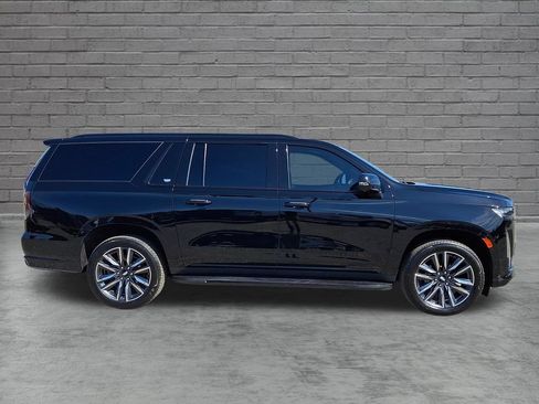 Used 2023 Cadillac Escalade ESV Sport AWD/4WD image 13