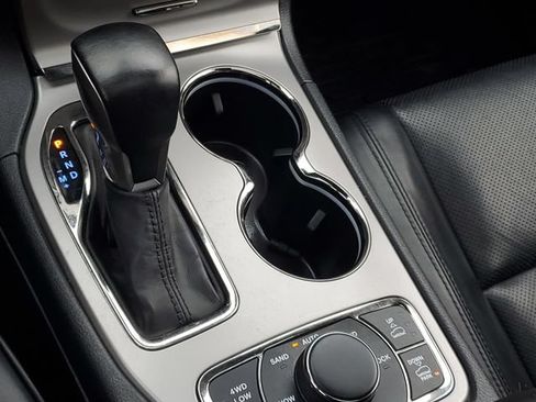 Used 2021 Jeep Grand Cherokee High Altitude AWD/4WD image 19