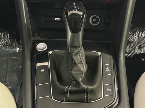 New 2026 Volkswagen Taos SE FWD image 17