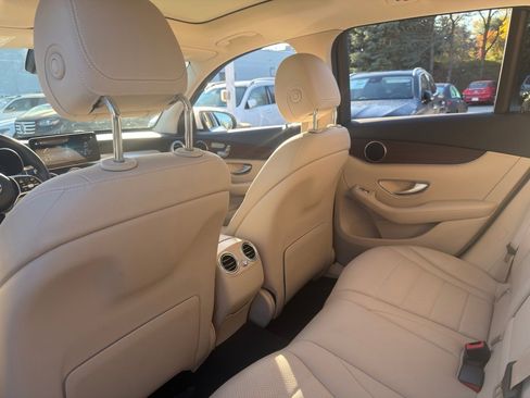 Used 2022 Mercedes-Benz GLC 300 4MATIC image 27