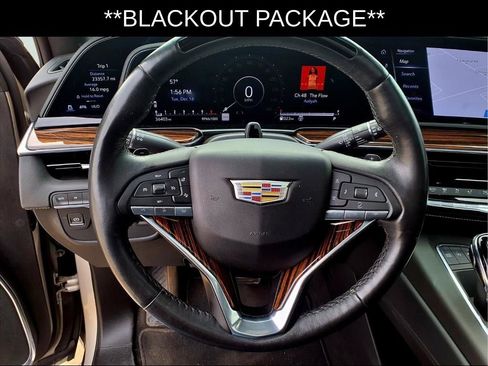 Used 2023 Cadillac Escalade Premium Luxury image 5