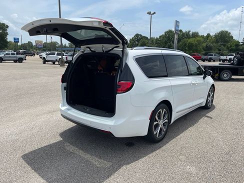 Used 2026 Chrysler Pacifica Pinnacle FWD image 40