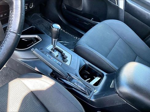Used 2018 Toyota RAV4 XLE w/ Plus Extra Value Package FWD image 10