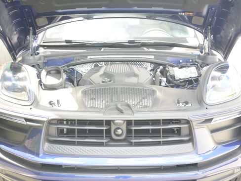 Certified 2026 Porsche Macan AWD/4WD image 50