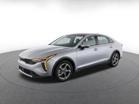 Used 2025 Kia K4 FWD image 3