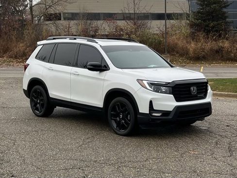 Certified 2024 Honda Passport Black Edition image 10