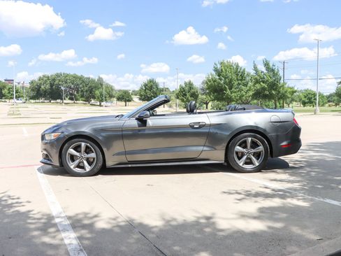 Used 2015 Ford Mustang Convertible w/ Equipment Group 051A RWD image 4