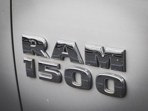 Used 2018 RAM 1500 Express w/ Express Value Package AWD/4WD image 5