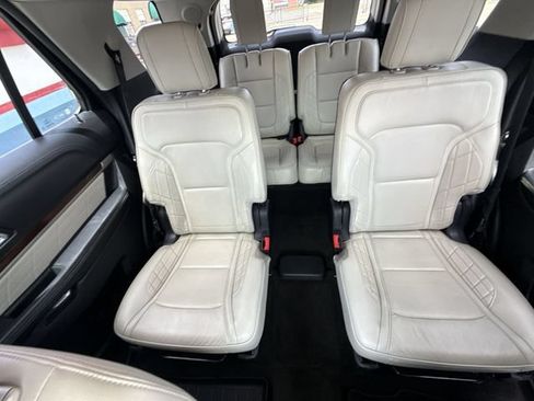 Used 2017 Ford Explorer Platinum AWD/4WD image 23