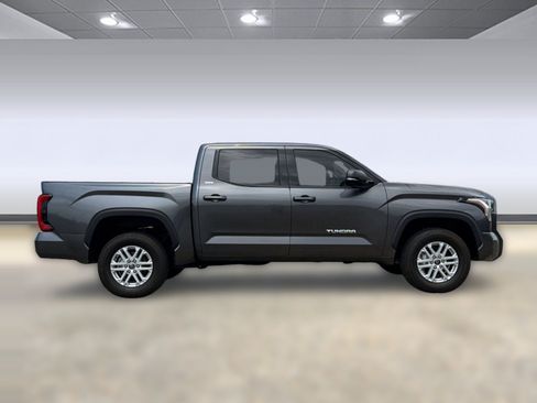 Used 2023 Toyota Tundra SR5 w/ SR5 Premium Package AWD/4WD image 7