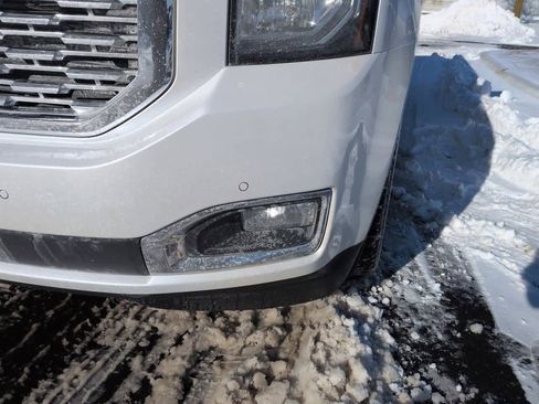 Used 2018 GMC Yukon Denali image 10