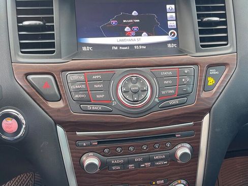 Used 2017 Nissan Pathfinder Platinum AWD/4WD image 16
