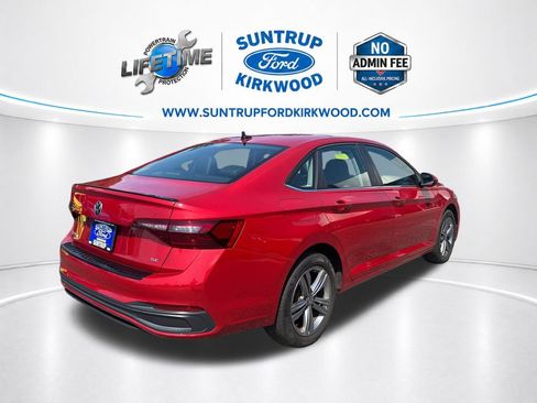 Used 2023 Volkswagen Jetta SE w/ Panoramic Sunroof Package FWD image 6