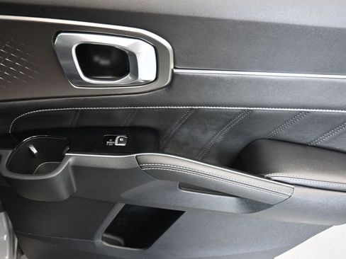 Used 2022 Kia Sorento SX image 43