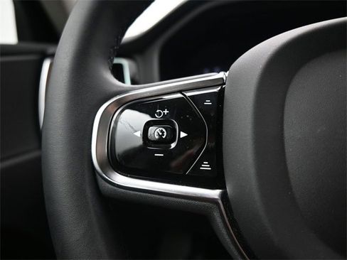 Used 2023 Volvo XC60 B5 Plus w/ Climate Package image 25