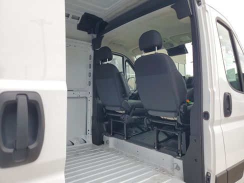 Used 2025 RAM ProMaster 2500 w/ Convenience Group image 22