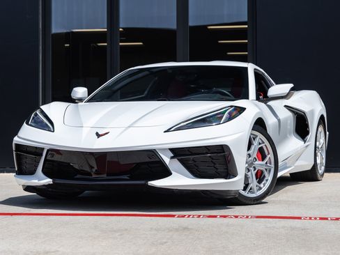 Used 2021 Chevrolet Corvette Stingray Preferred Cpe w/ 2LT RWD image 1