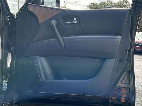 Used 2021 Nissan Armada SL w/ Captain's Chairs Package image 19