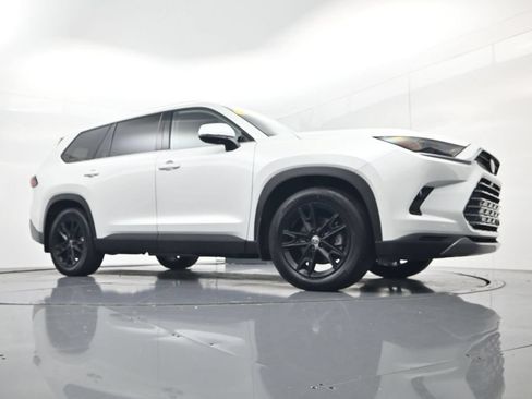 Used 2025 Toyota Grand Highlander FWD image 43