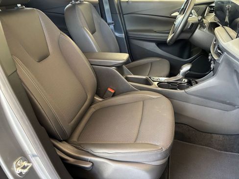 Used 2025 Buick Encore GX Preferred FWD image 35