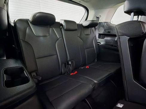 Used 2022 Kia Telluride LX FWD image 28